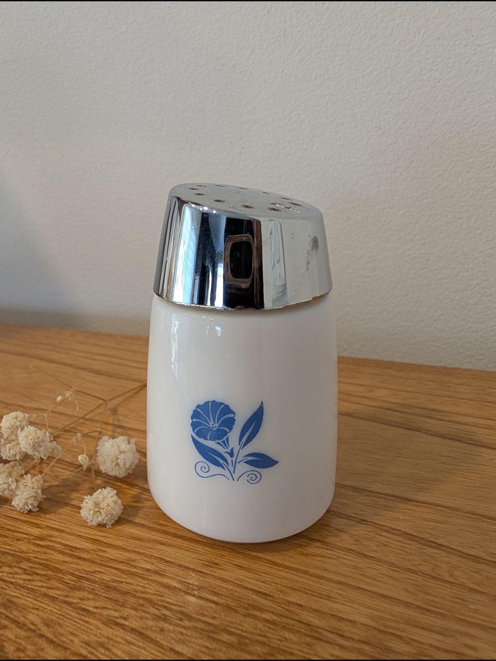 Vintage Dispensers Inc. Milk Glass Sugar Shaker Blue Morning Glory Starline